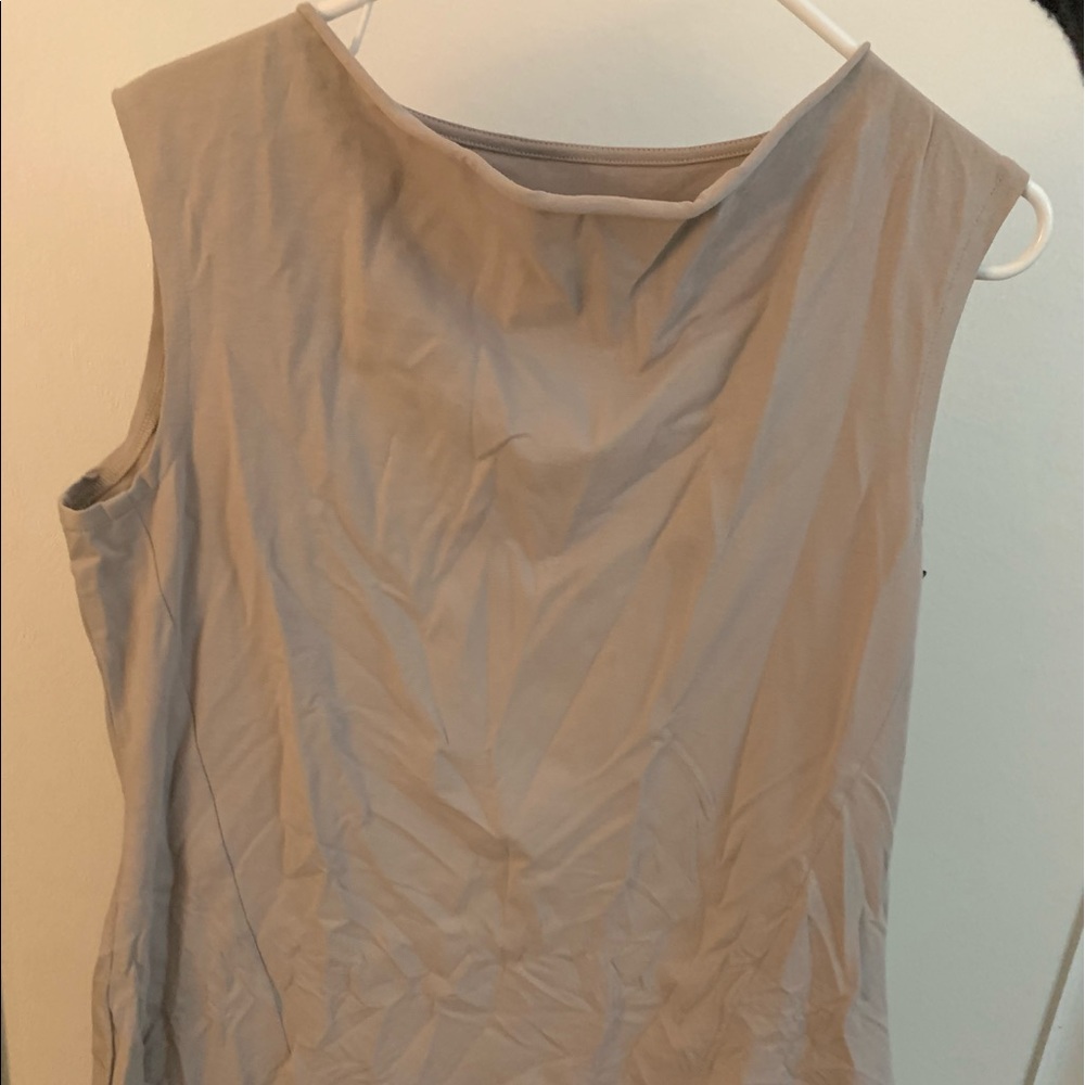 Sleeveless soft shirt